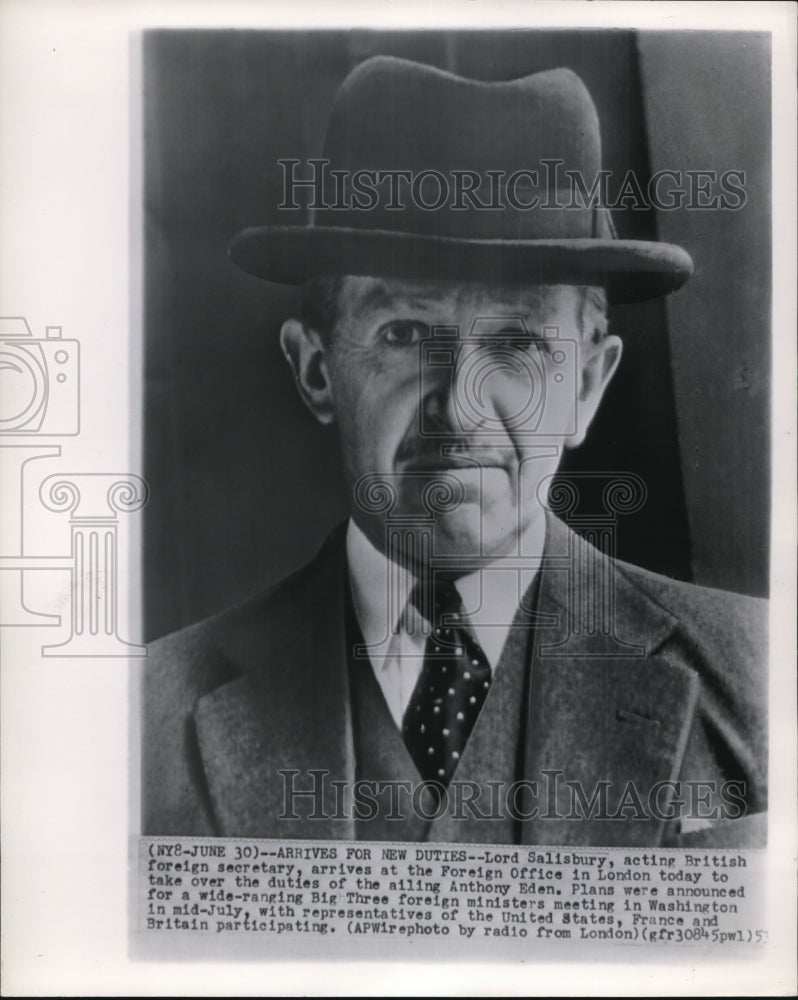 1953 Lord Salisbury arrives at the Foreign Office in London - Historic Images