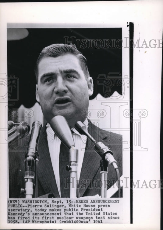 1961 Press Photo Sec Pierre Salinger announces first nuclear weapons test - Historic Images