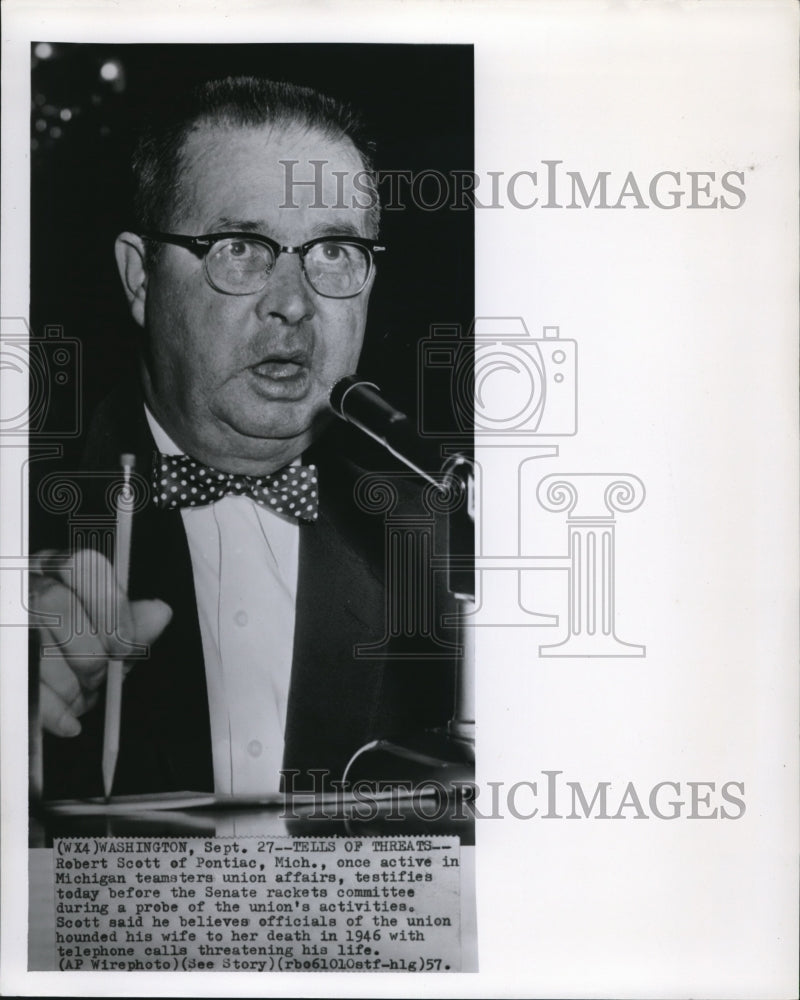 1957 Press Photo Robert Scott testifies a probe of union&#39;s activities - Historic Images