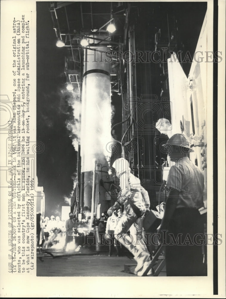 1969 Press Photo Alan Shepard entering a launching pad complex - Historic Images