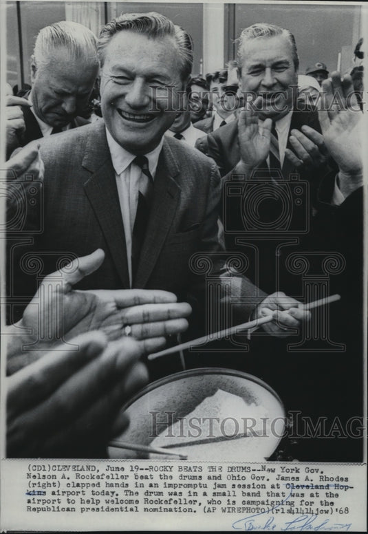 1968 Press Photo Governor Nelson Rockefeller and Governor Rhodes - Historic Images