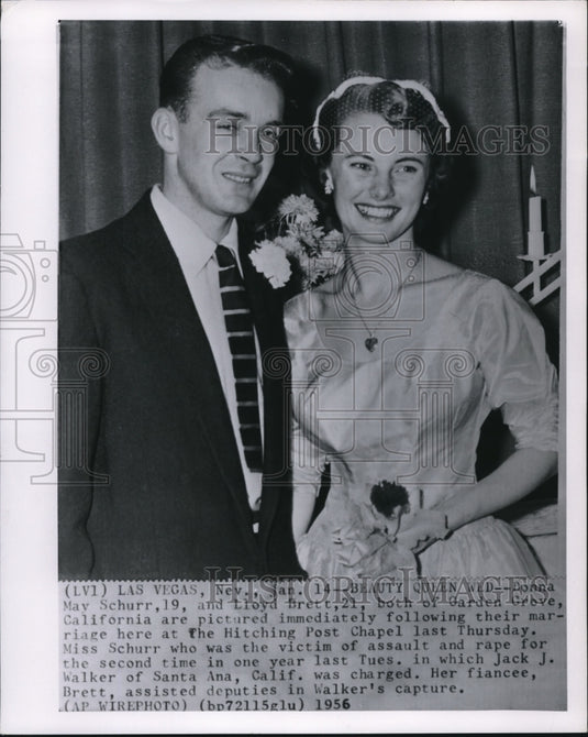 1956 Press Photo Donna May Schurr and Lloyd Brertt during their wedding - Historic Images