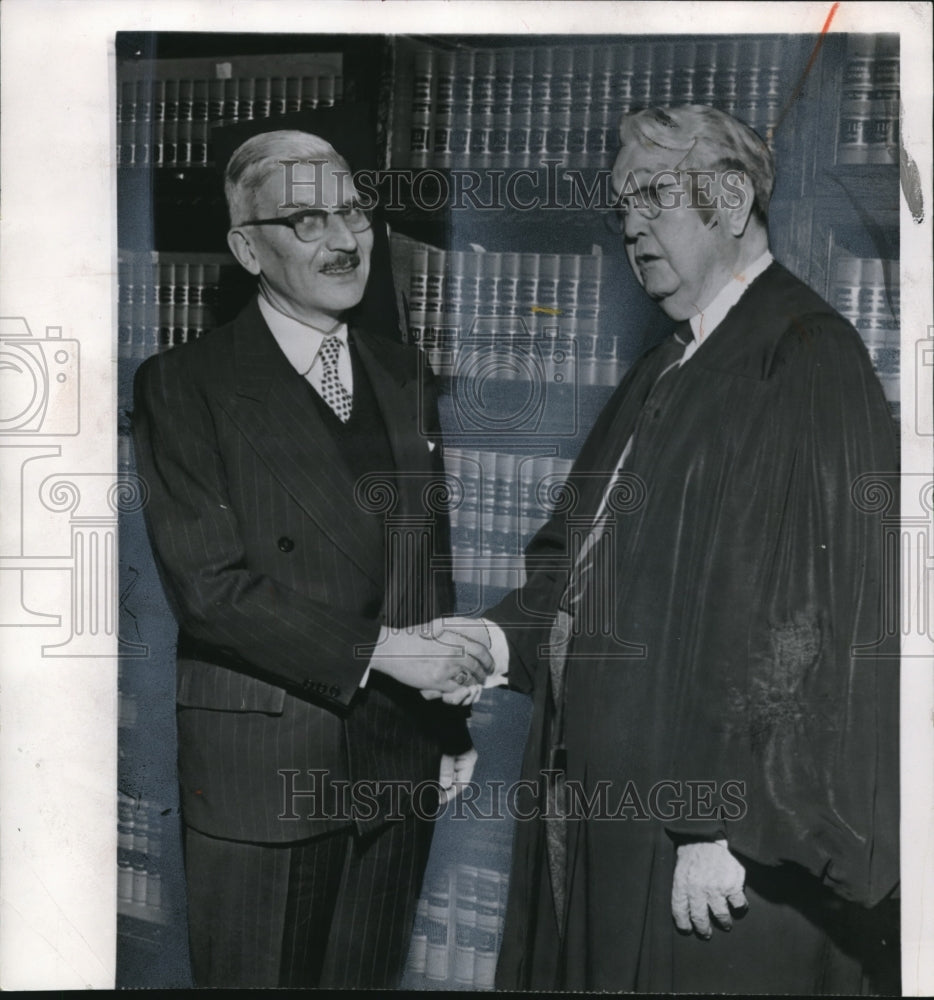 1956 Press Photo Kurt Schuschnigg with Judge Moore - Historic Images