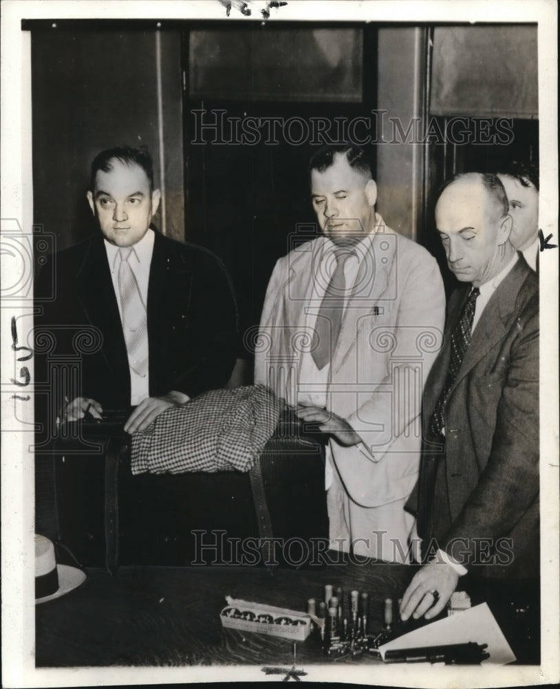 1938 Press Photo Detectives, Alan Crone, Robert Bradley &amp; Louis Klingenberg - Historic Images