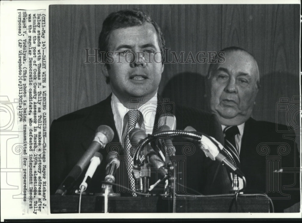 1974 Wire Photo Chicago Mayor Richard J. Daley with Thomas M. Tully. - Historic Images