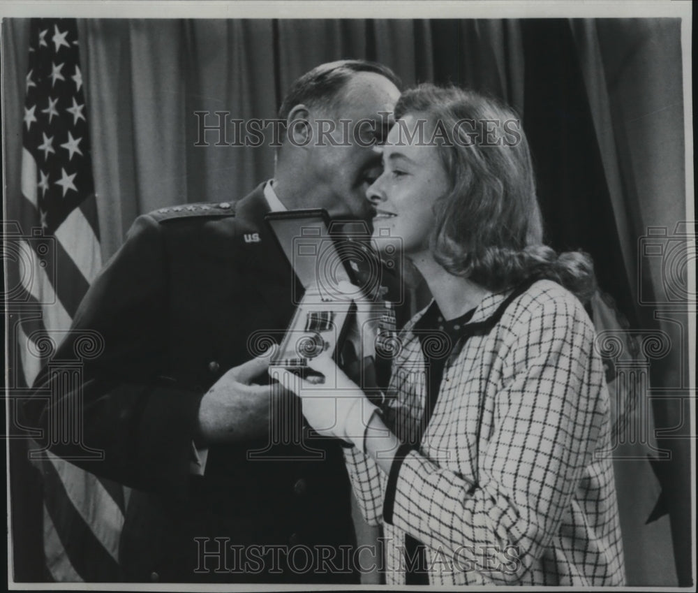 1967 Press Photo Air Force Chief of Staff Gen. John McConnell with Mrs White - Historic Images