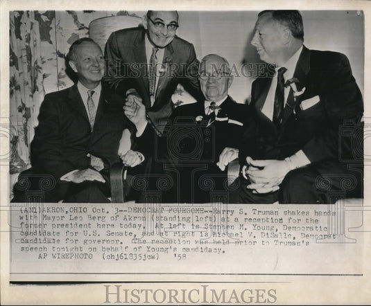 1958 Press Photo Former President Harry Truman with Mayor Leo Berg & candidates - Historic Images