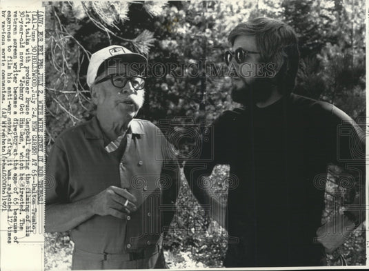 1971 Press Photo Dalton Trumbo & producer Bruce Campbell at Johnny Got His Gun - Historic Images