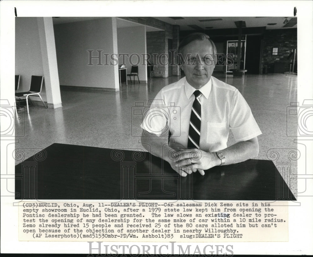 1983 Press Photo Car salesman Dick Zemo in his empty showroom in Euclid - Historic Images