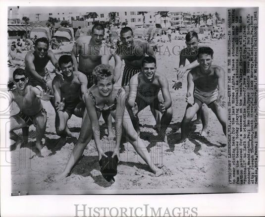 1961 Students' Quiet day on the Beaches - Historic Images