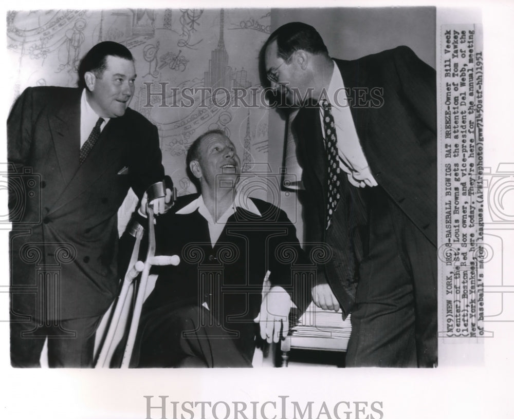 1951 Press Photo Bill Veeck Gets the Attention of Tom Yawkey of Boston Red Sox - Historic Images