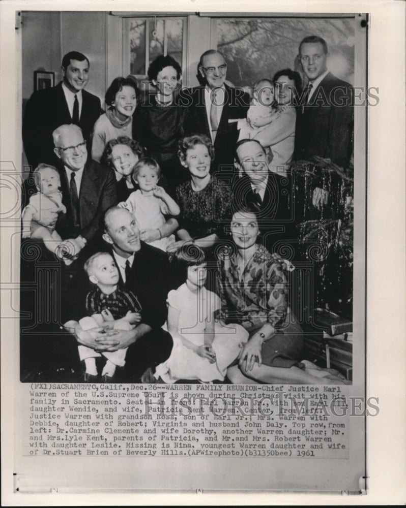 1961 Press Photo Warren Family Reunion - Historic Images