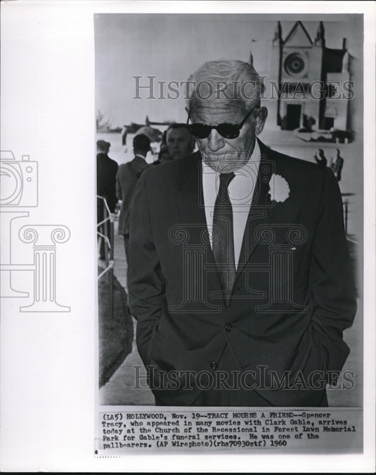 1960 Press Photo S.Tracy Arrives in Forest Lawn Memorial Park for Gables'Funeral - Historic Images