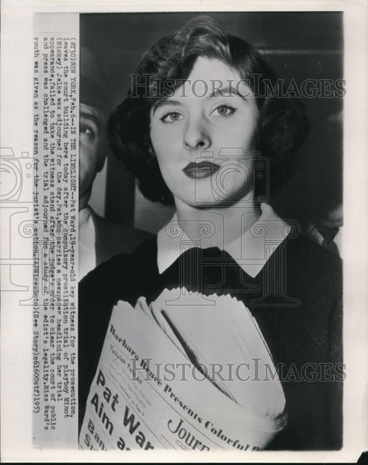 1953 Press Photo Pat Ward Key Witness for the Prosecuition Leaves the Court - Historic Images