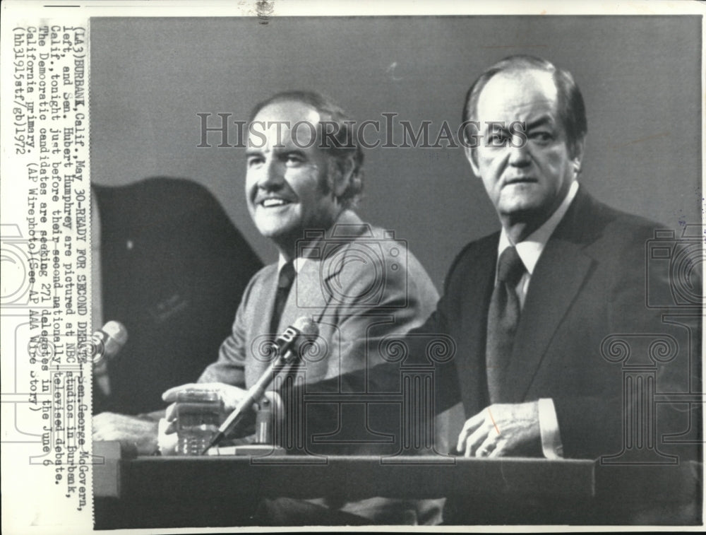 1972 Press Photo Sen George McGovern with Sen Hubert Humphrey at NBC studios - Historic Images