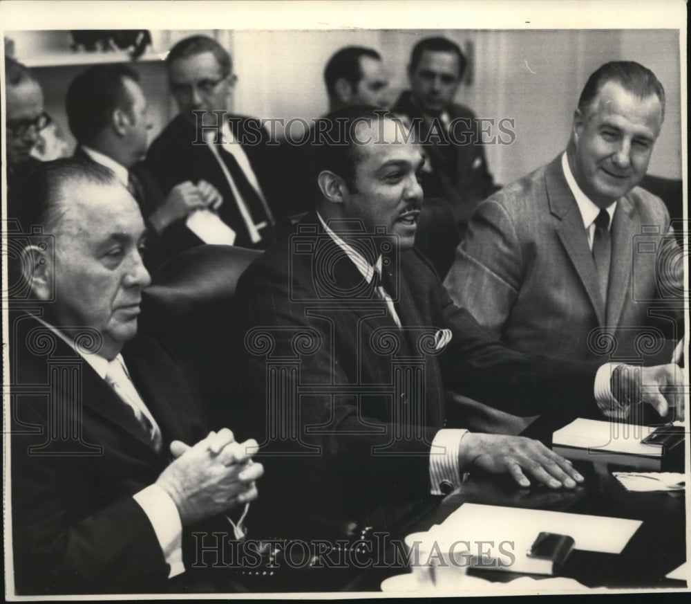 1969 Wire Photo Stokes commenting in meeting of mayors&amp;Pres. Nixon atWhiteHouse - Historic Images