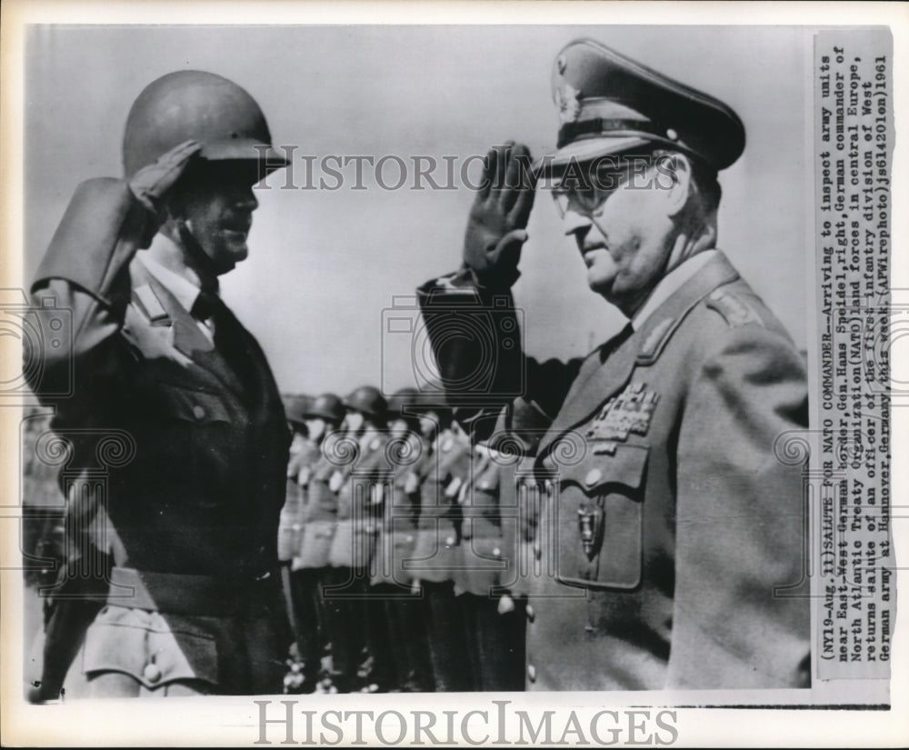 1961 Press Photo Salute for NATO Commander, Gen. Speidel at Hannover, Germany - Historic Images