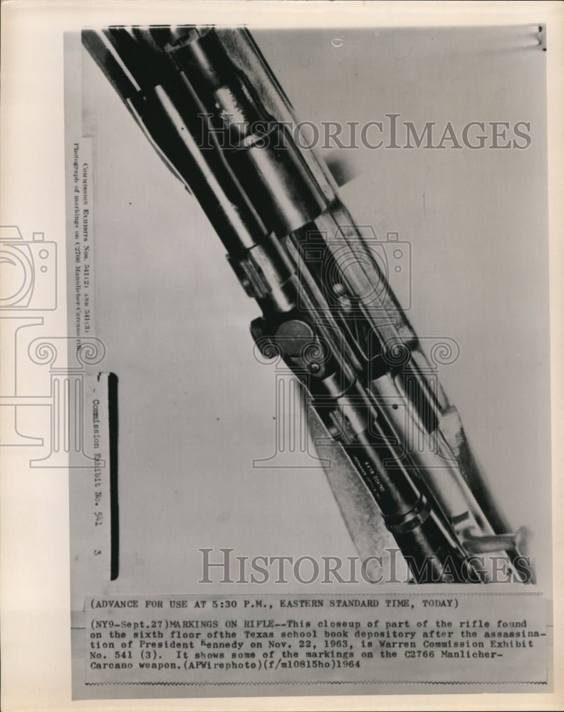 1964 Press Photo Rifle used to killed Pres.Kennedy is in WarrenCommissionExhibit - Historic Images