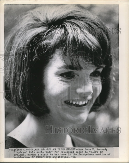 1964 Press Photo Mrs.John F.Kennedy Smile for Pres.Eamon De Valera - Historic Images