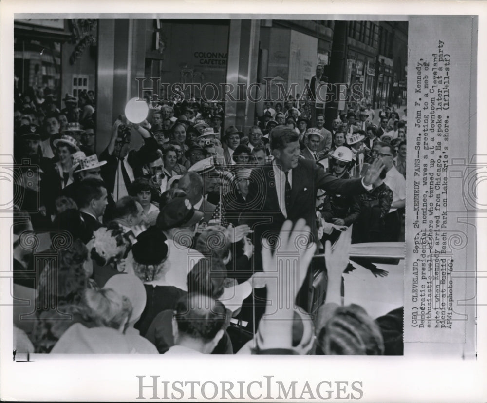 1960 Press Photo Sen John F.Kennedy at downtown Clevelabd Hotel. - Historic Images