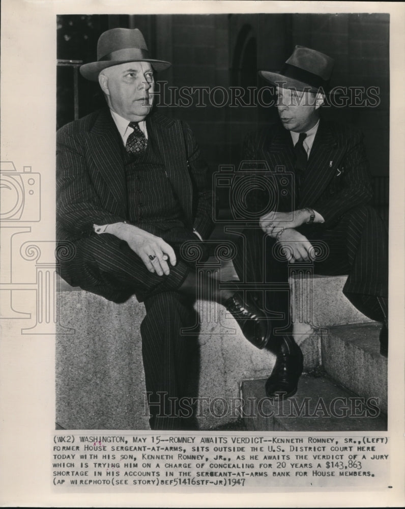 1947 Press Photo Kenneth Romney, Sr and Jr at US District Court - Historic Images