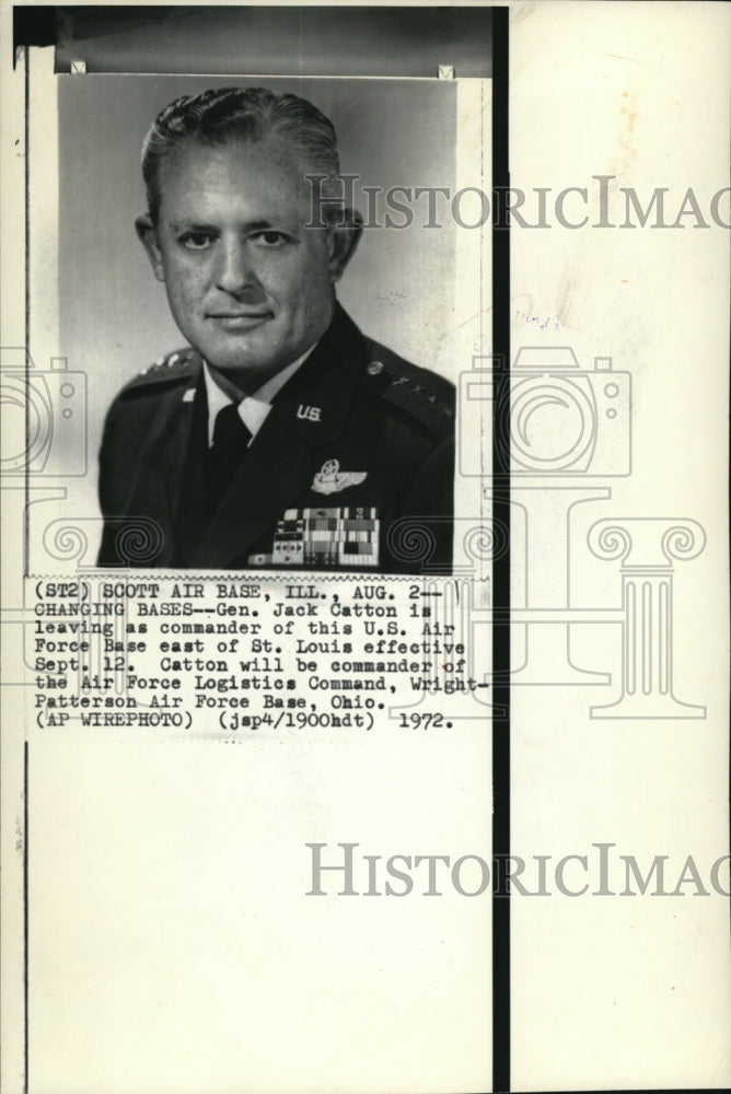 1972 Press Photo Gen Jack Catton, leaving as commander of the Scott Ai ...