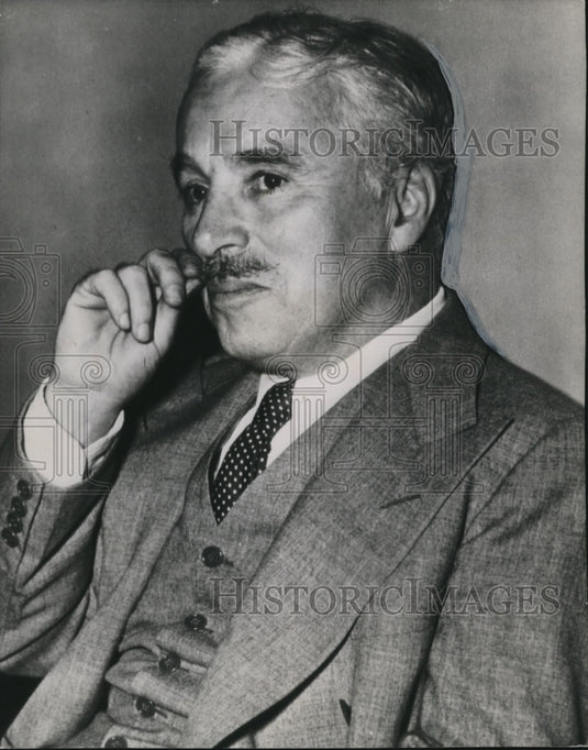 1948 Press Photo Charlie Chaplain in Los Angeles Court for child support hearing - Historic Images
