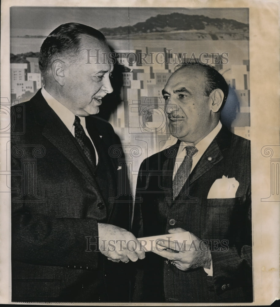 1960 Press Photo Dr. Grayson and Mayor Anthony Celebrezze - Historic Images