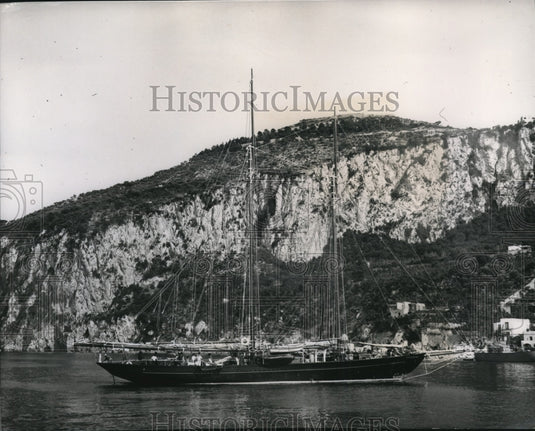 1950 Press Photo The Yacht entering the Harbor at Grande Marina - Historic Images