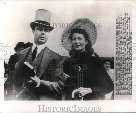 1949 Press Photo Aly Khan and wife actress Rita Hayworth at the English Derby - Historic Images