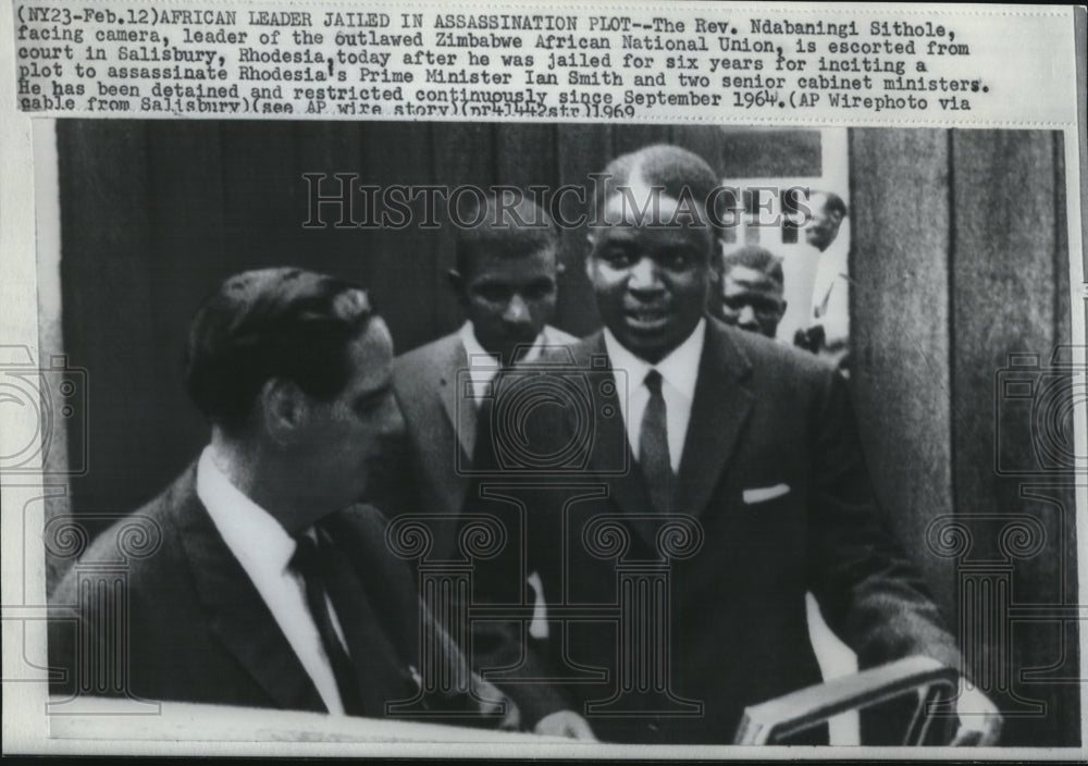 1969 Wire Photo Reverend Ndabaningi Sithole, leader of the outlawed Zimbabwe - Historic Images