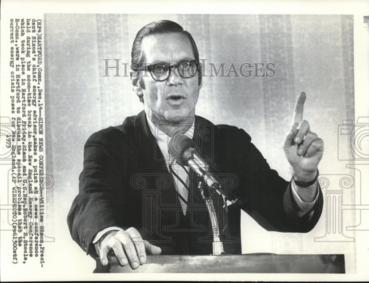 1973 Press Photo William E. Simonsat the New England Energy Conference in Conn - Historic Images