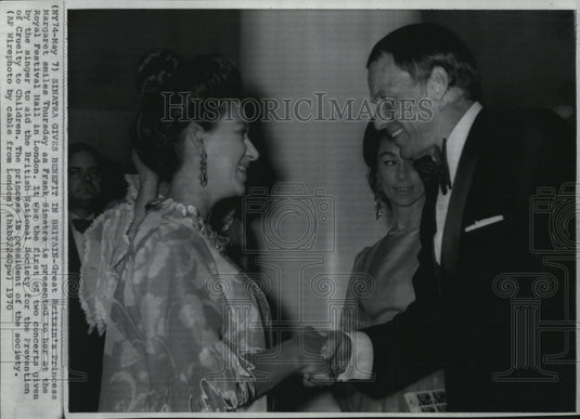 1970 Press Photo Britain's Princess Margaret & Frank Sinatra at Royal Festival - Historic Images