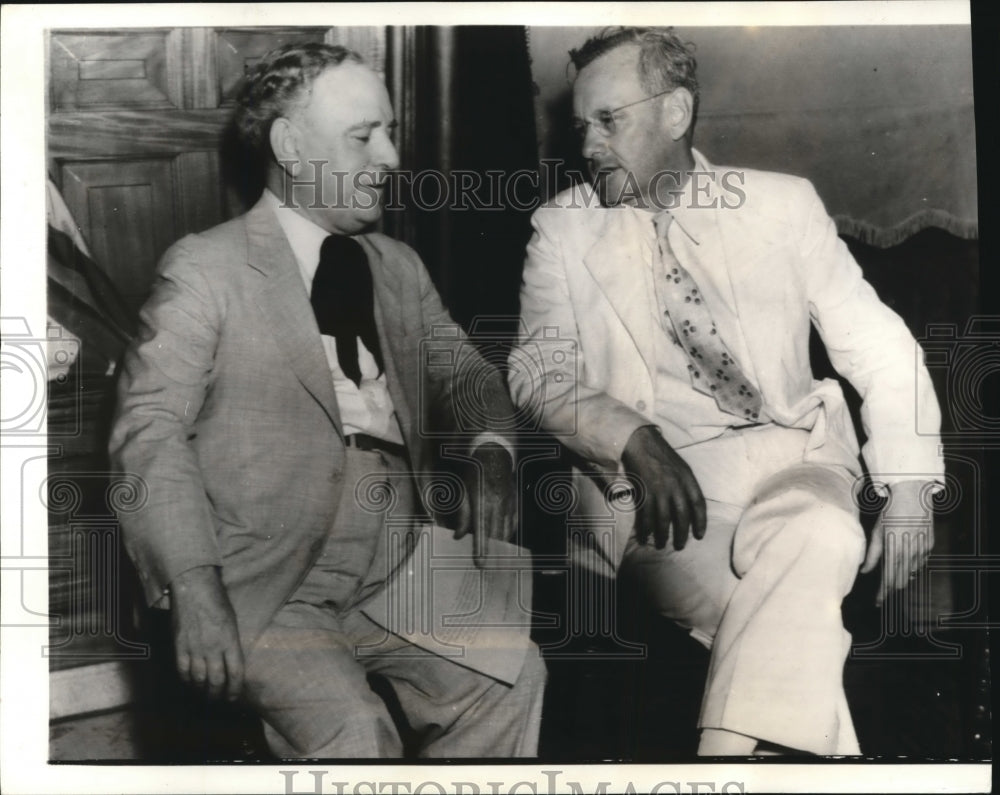 1936 Press Photo London and Carl discussing the problem of federal spending - Historic Images