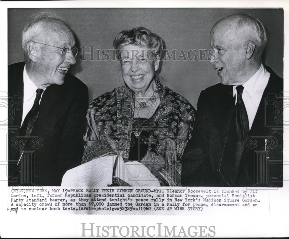 1960 Press Photo Roosevelt, Landon and Thomas attend peace rally in New York - Historic Images