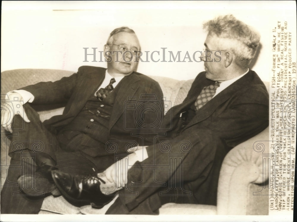 1938 Press Photo Alf M. Landon and Gov.George D. Aiken Talking &quot;Political Fish&quot; - Historic Images