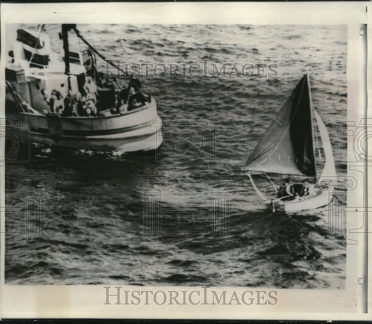 1965 Press Photo The sailboat Tinkerbellle with Robert Manry - Historic Images