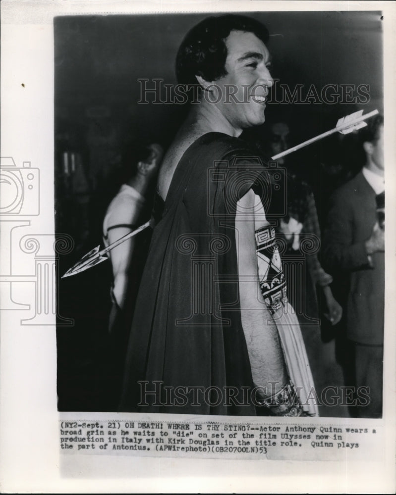 1953 Press Photo Actor Anthony Quinn on the set of the Ulysses film - Historic Images