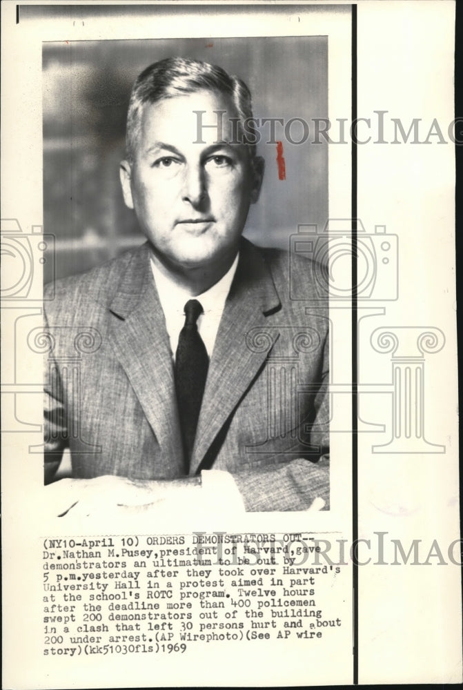 1969 Press Photo Dr. Nathan M. Pusey gave demonstrators an ultimatum - Historic Images