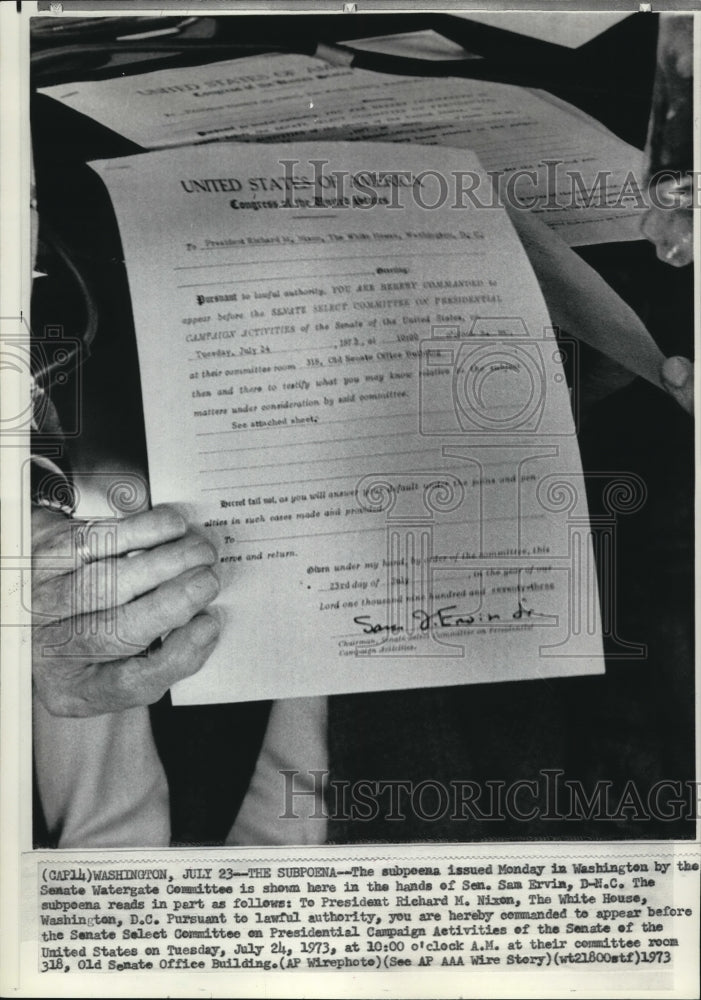 1973 Press Photo Sen Sam Ervin holds subpoena by Senate Watergate Committee - Historic Images