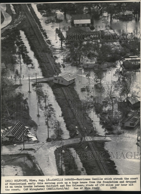 1969 Press Photo Huge house between Gulfport & New Orleans picked& drop by Celia - Historic Images