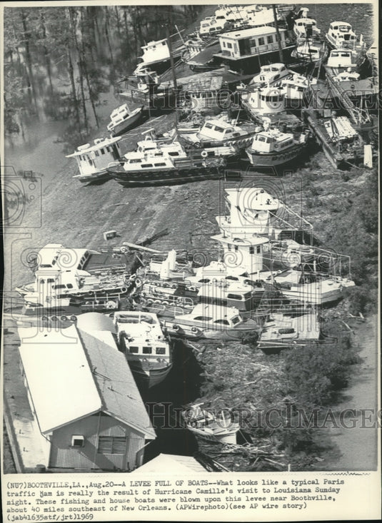 1969 Wire Photo Levee full of boats & house at Boothville,NewOrleans by Camille - Historic Images