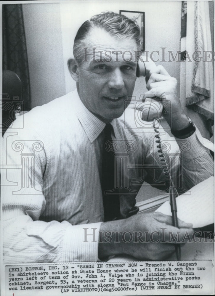 1968 Press Photo Sargent in finishing 2 years of Gov. Volpe in State House - Historic Images