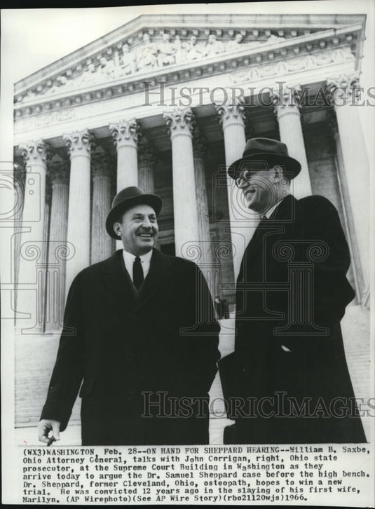 1966 Press Photo Saxbe&Corrigan confers at Supreme Court Bldg. in Washington - Historic Images