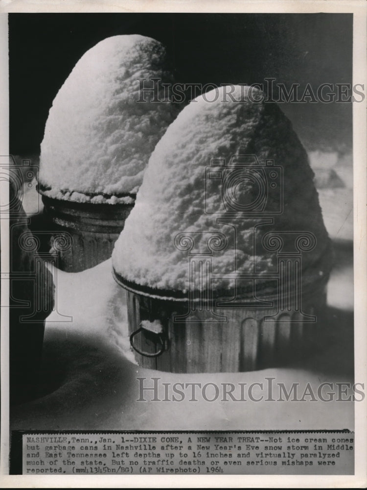 1964 Press Photo Not ice cream cones but garbage cans in Nashville after a New - Historic Images