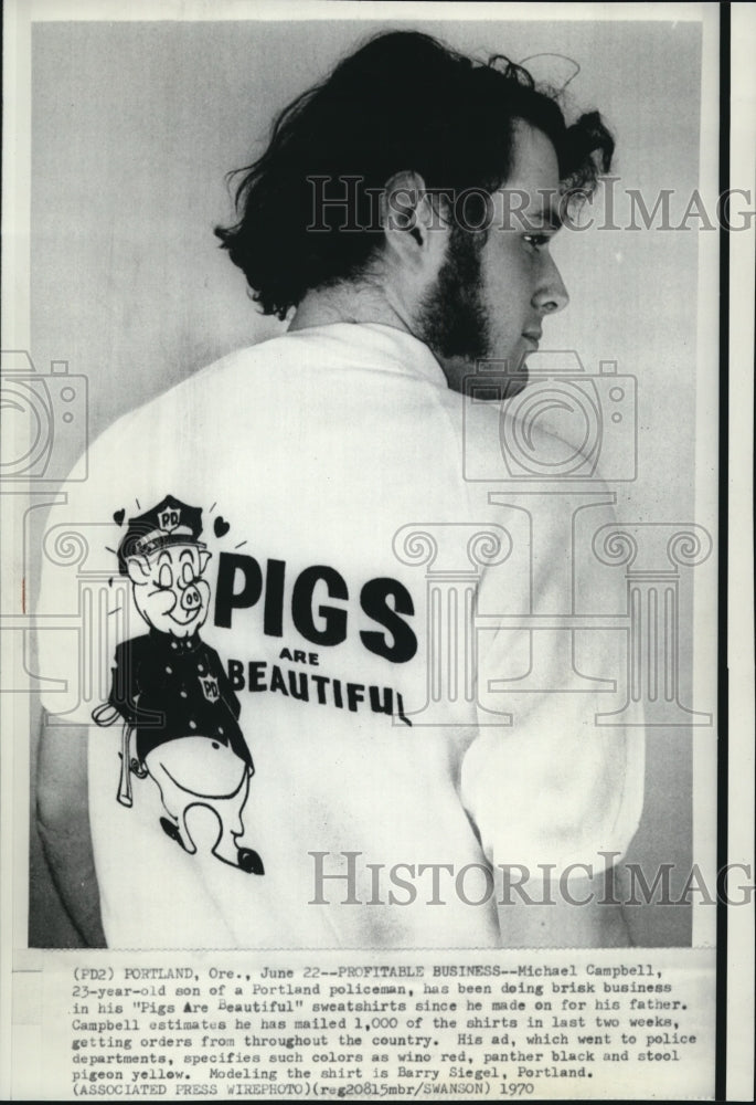 1970 Press Photo Michael Campbell on Pigs Are Beautiful sweatshirts business - Historic Images