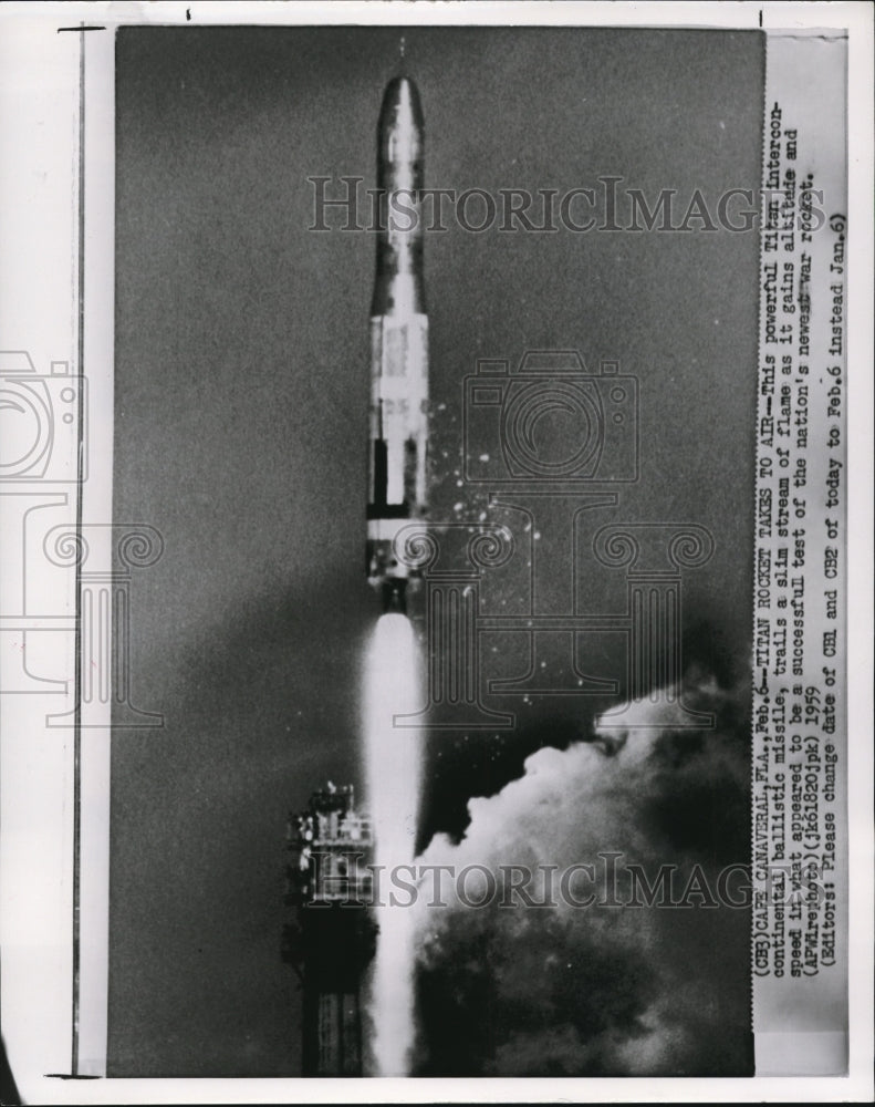 1959 Press Photo Titan Intercontinental ballistic missile test launch at Fla - Historic Images