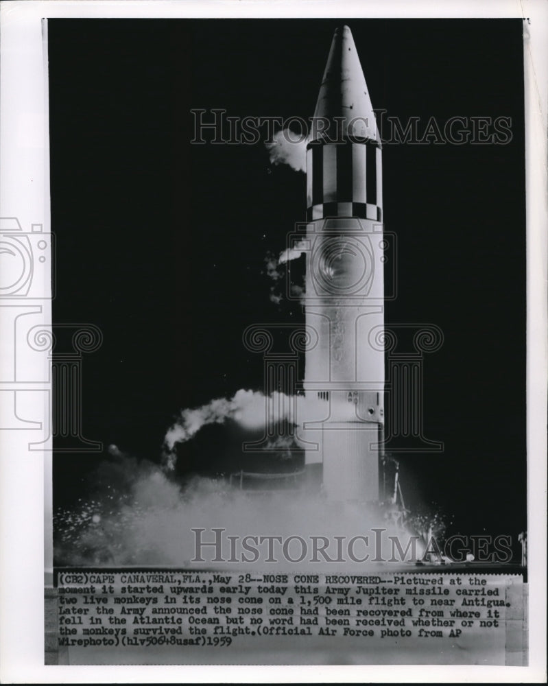 1989 Press Photo Army Jupiter missile launched carrying 2 live monkeys on board - Historic Images