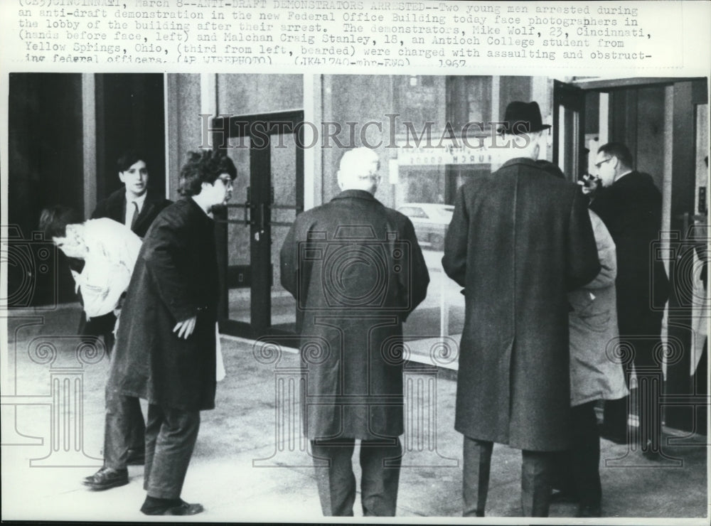 1967 Wire Photo Two young men arrested during an anti - Historic Images