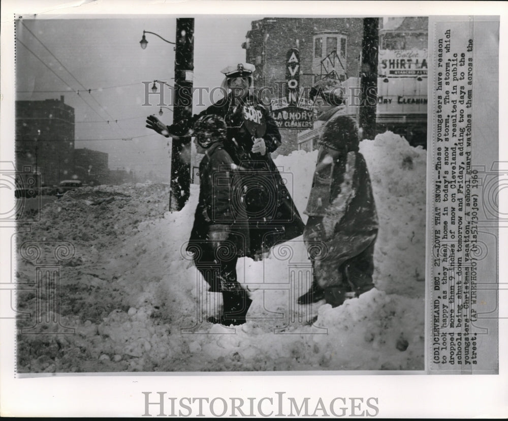 1962 Wire Photo The school students during the snowstorm - cvw09434 - Historic Images